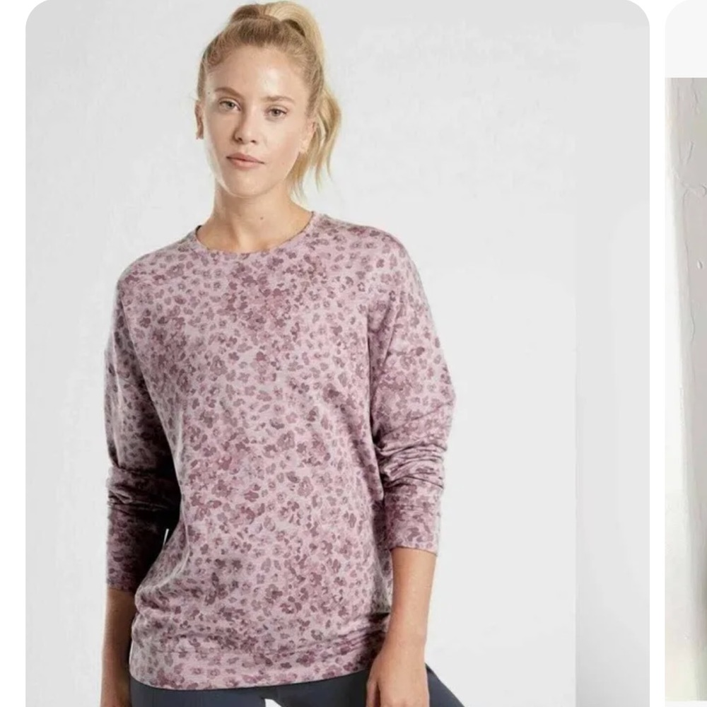 Athleta Studio To Street Splatter Leopard Print Sweatshirt Crewneck Size XSP